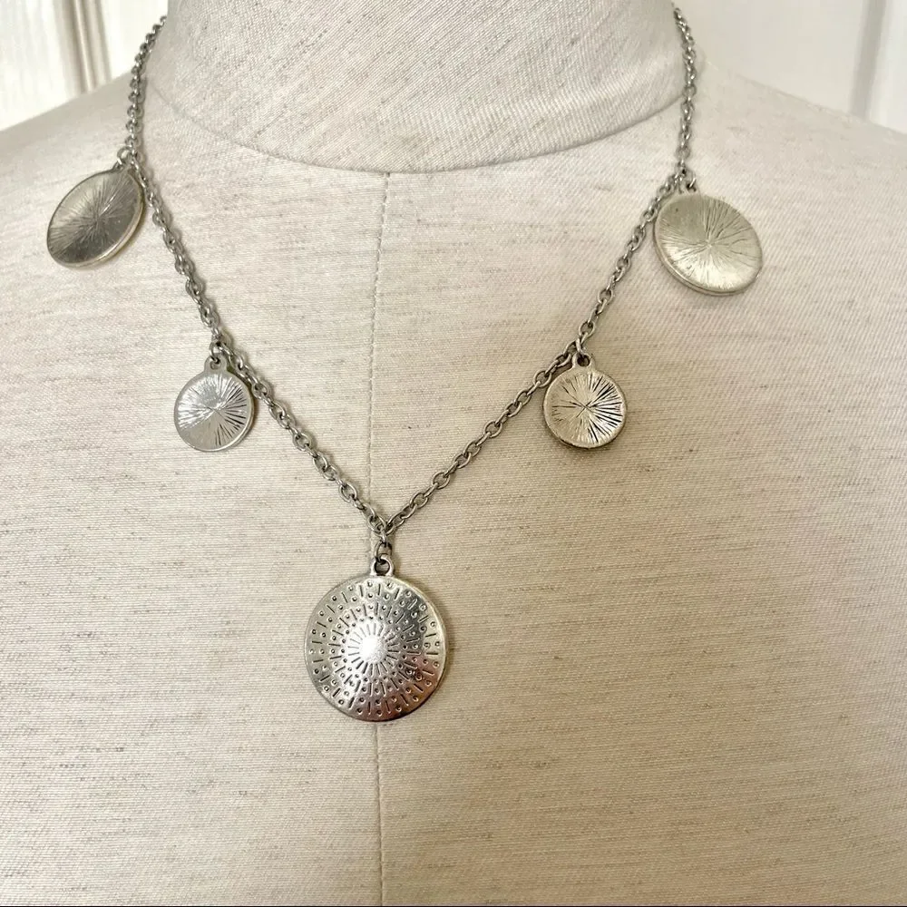 Silver tone disc necklace